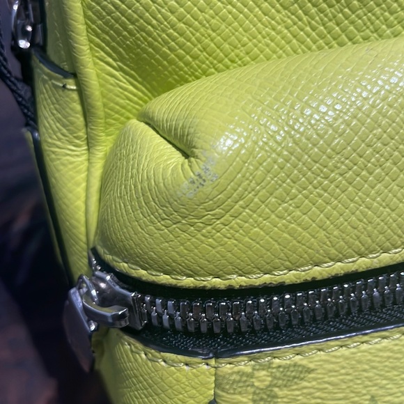 RESERVED FOR BUYER GIVEAWAY LOUIS VUITTON EUC Taigarama Neon Yellow MSNGR Bag - Picture 13 of 17
